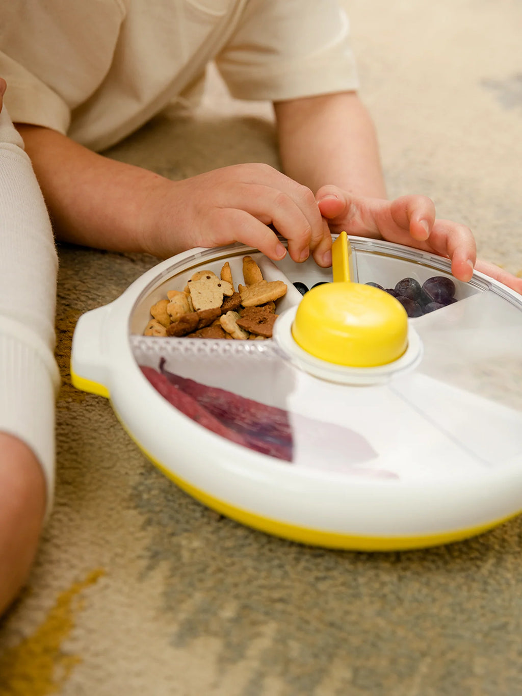 Göbe Spinner SLIDE (veľký) - boxík s tlačidlom pre najmenších so 4 priehradkami žltý