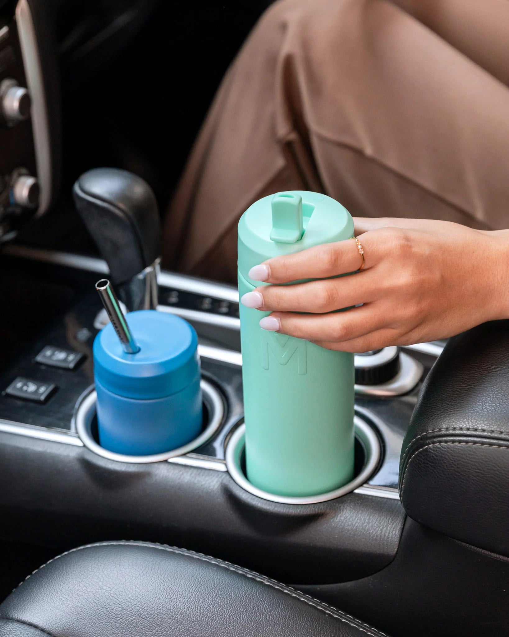 Montii Fusion 700ml - termoizolačná fľaša Lagúna s cucacím viečkom