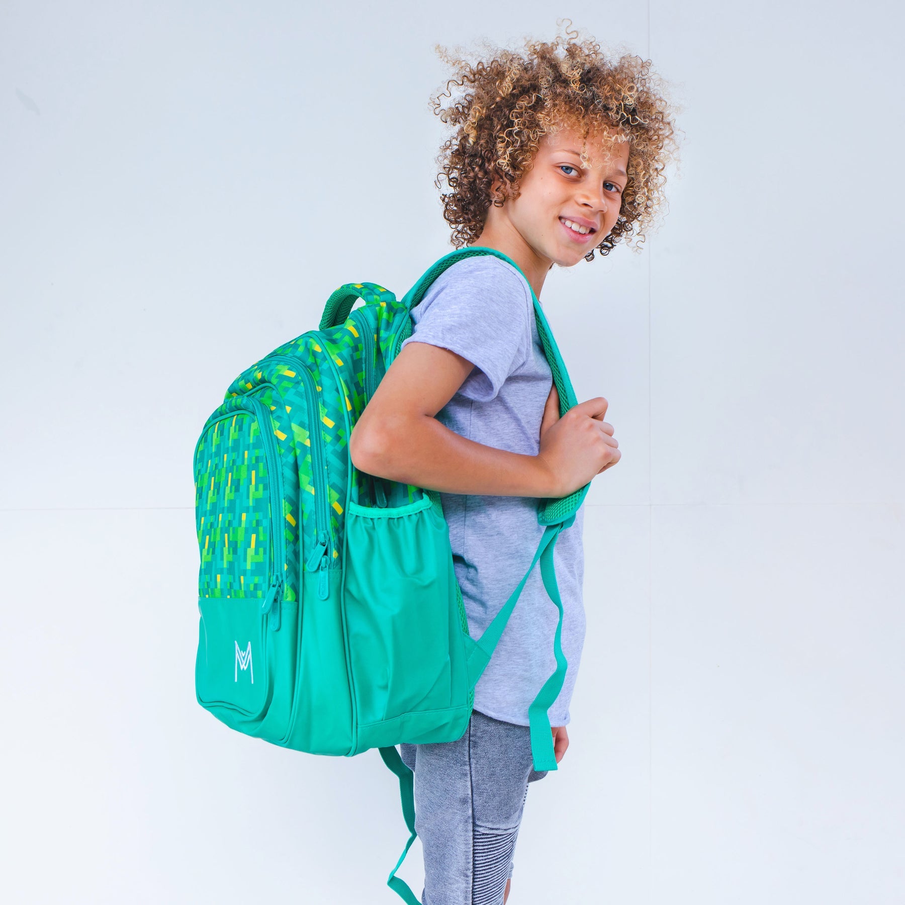 MontiiCo - Školský ruksak PIXELY len 700g!