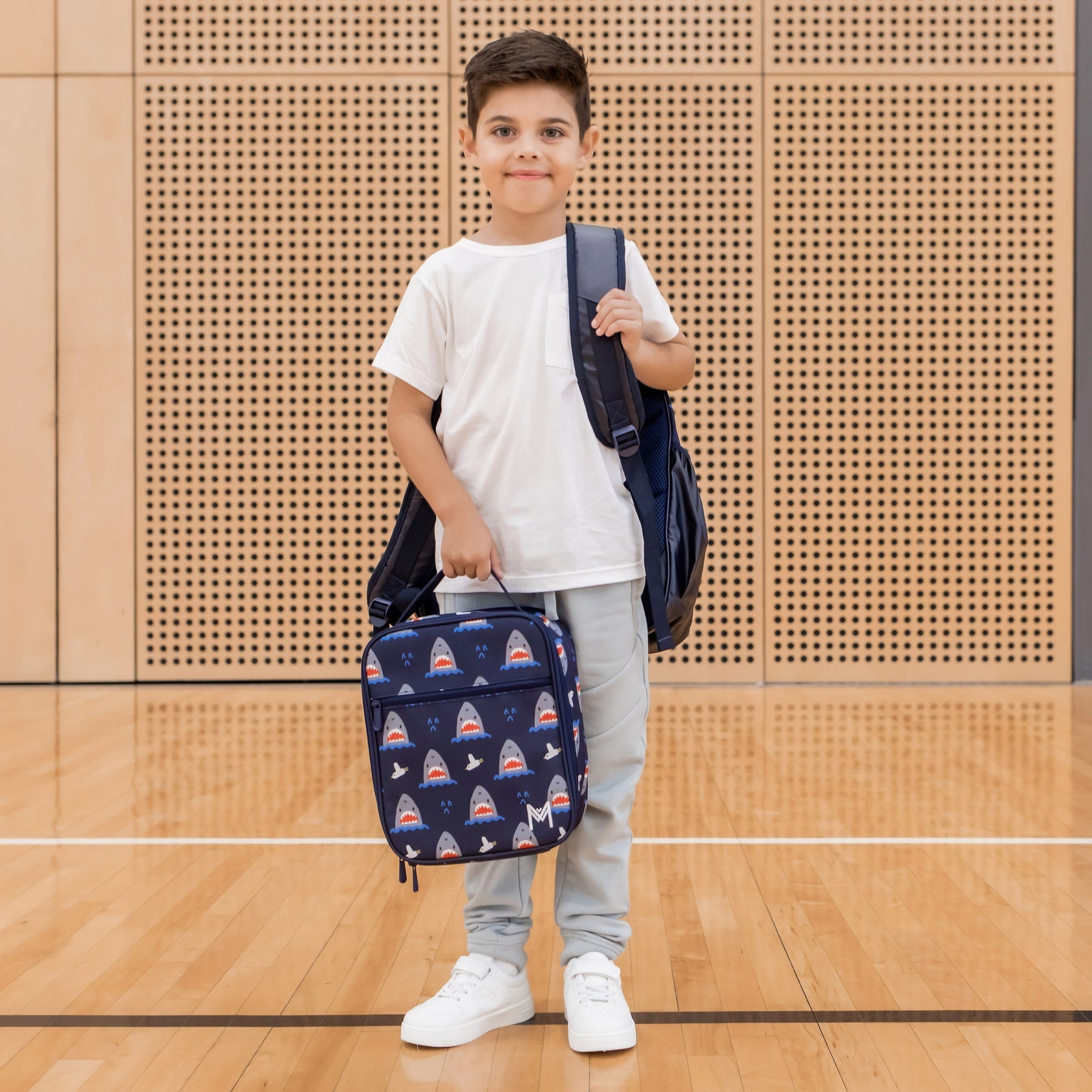 MontiiCo - Školský ruksak ŽRALOKY len 700g!