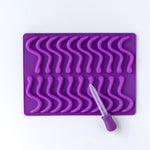 Načítať obrázok do zobrazovača galérie, Silikónová forma na gumových hadíkov s pipetou fialová
