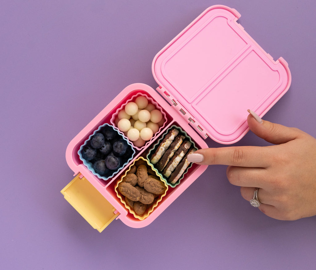 Sada 3 štvorcových silikónových formičiek zelená Little Lunch Box Co