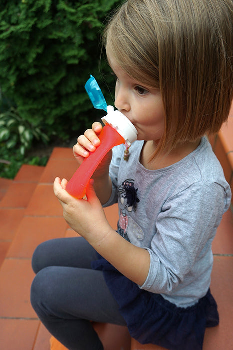 Squeasy Snacker - silikónová kapsička 180ml sivá